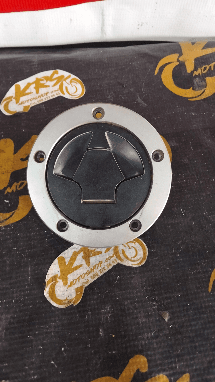 Tapa de tanque de gasolina  - 2
